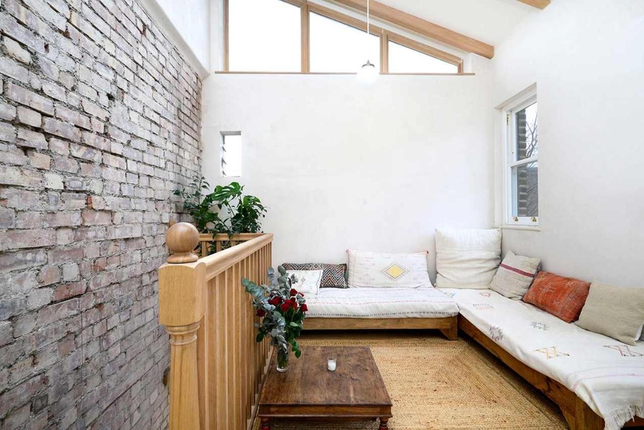 Amazing With Free Parking Apartment