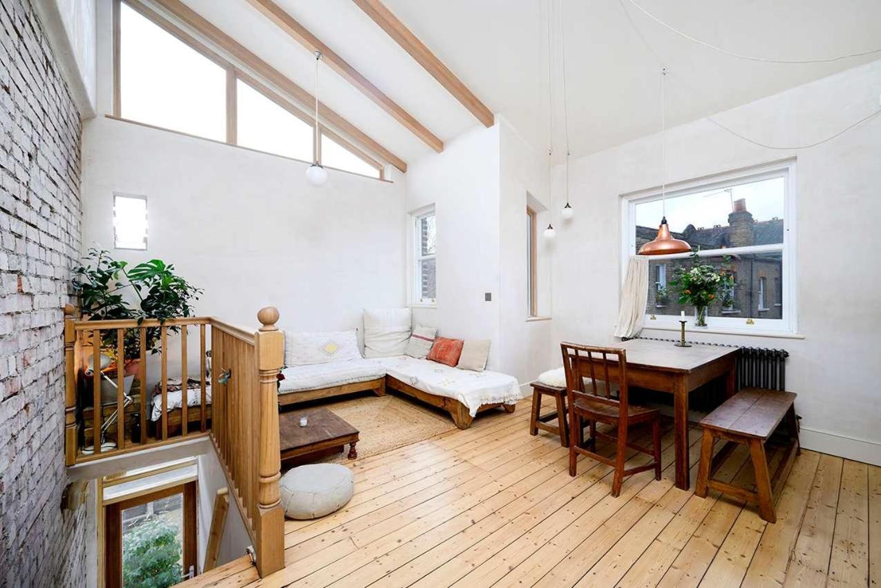 Amazing With Free Parking Apartment *