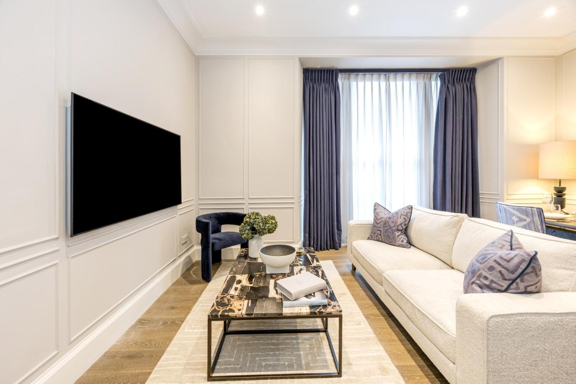 Buckingham & Lloyds Knightsbridge 5* London