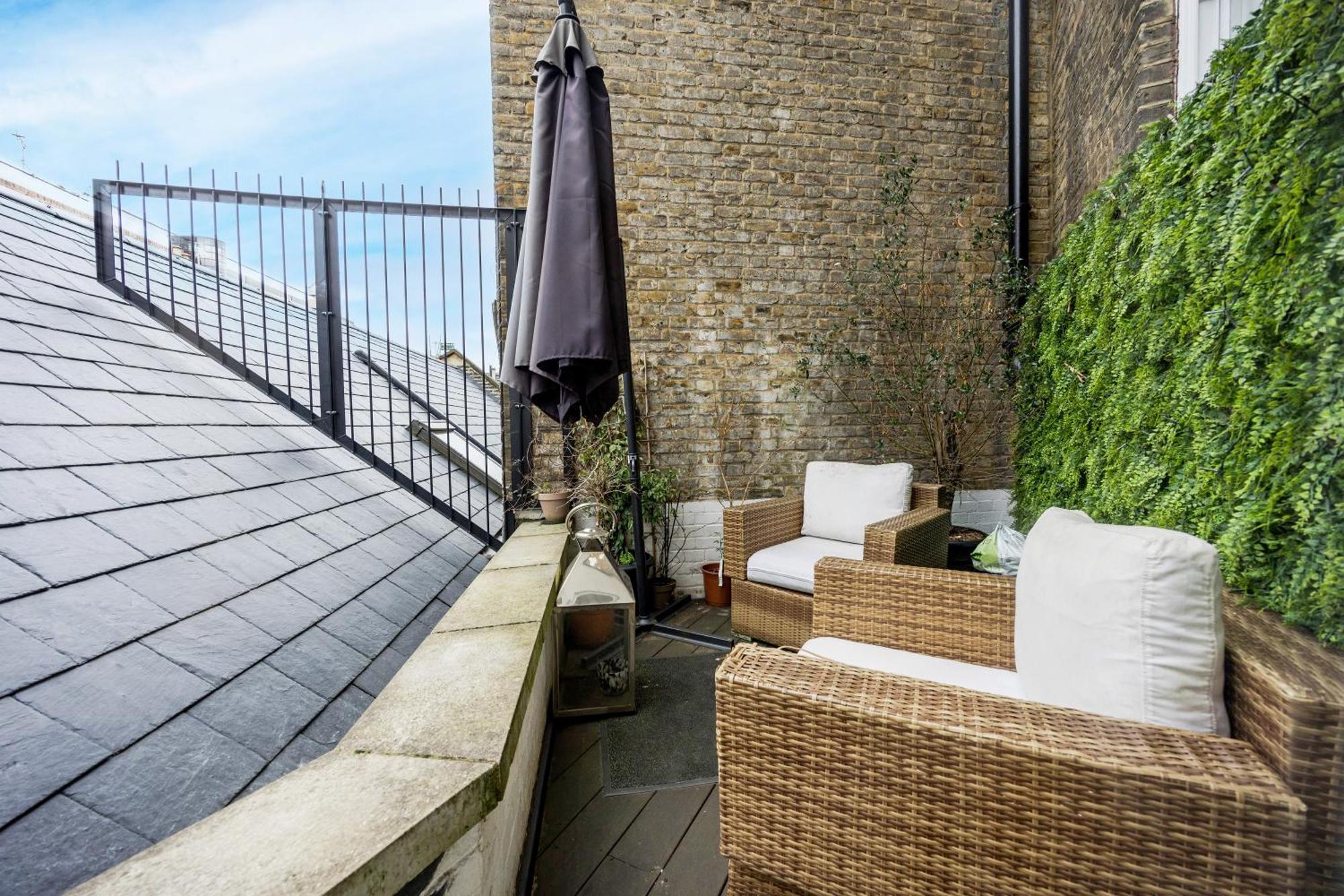 Buckingham & Lloyds Knightsbridge Aparthotel London