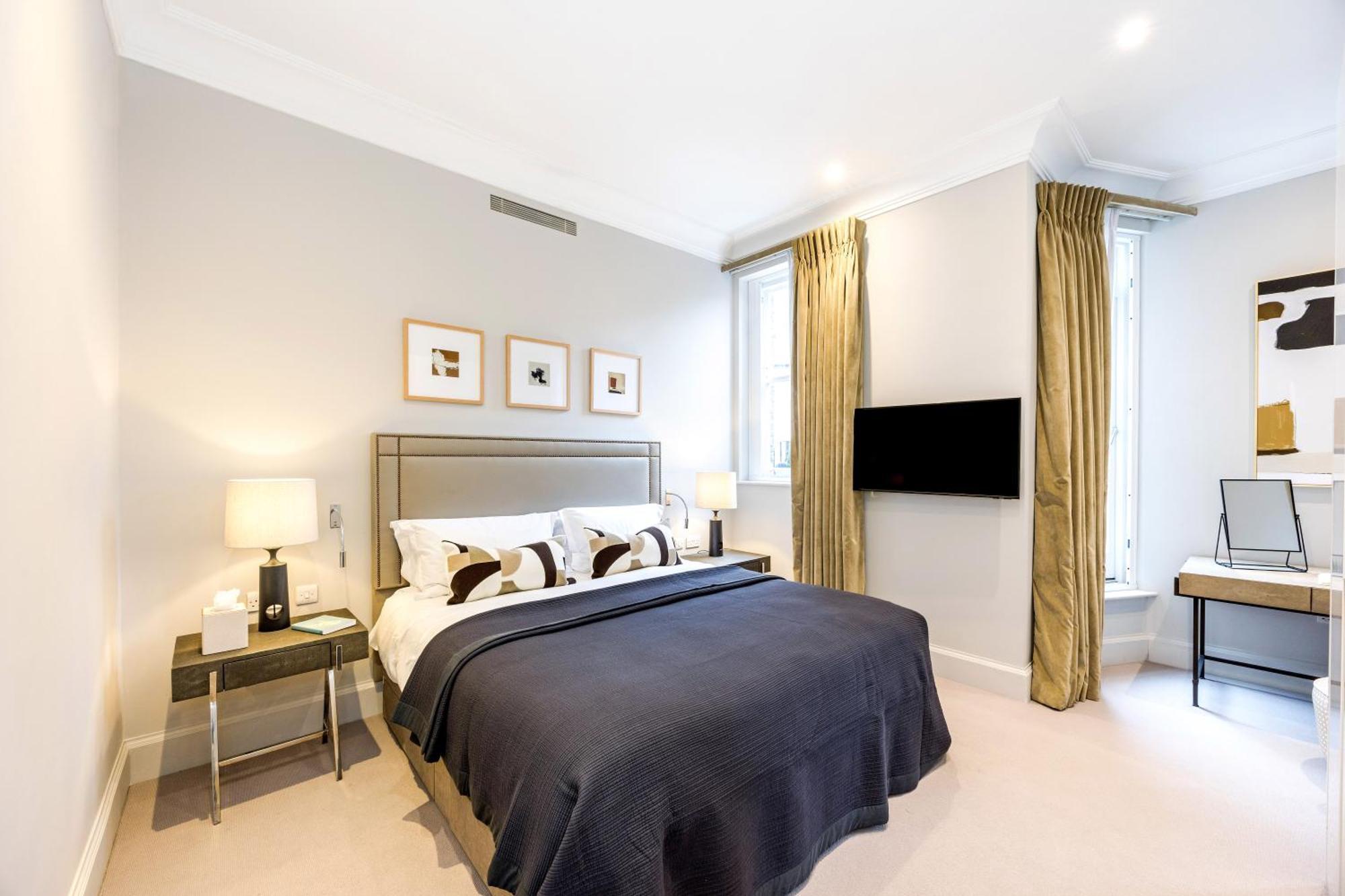 Buckingham & Lloyds Knightsbridge Aparthotel