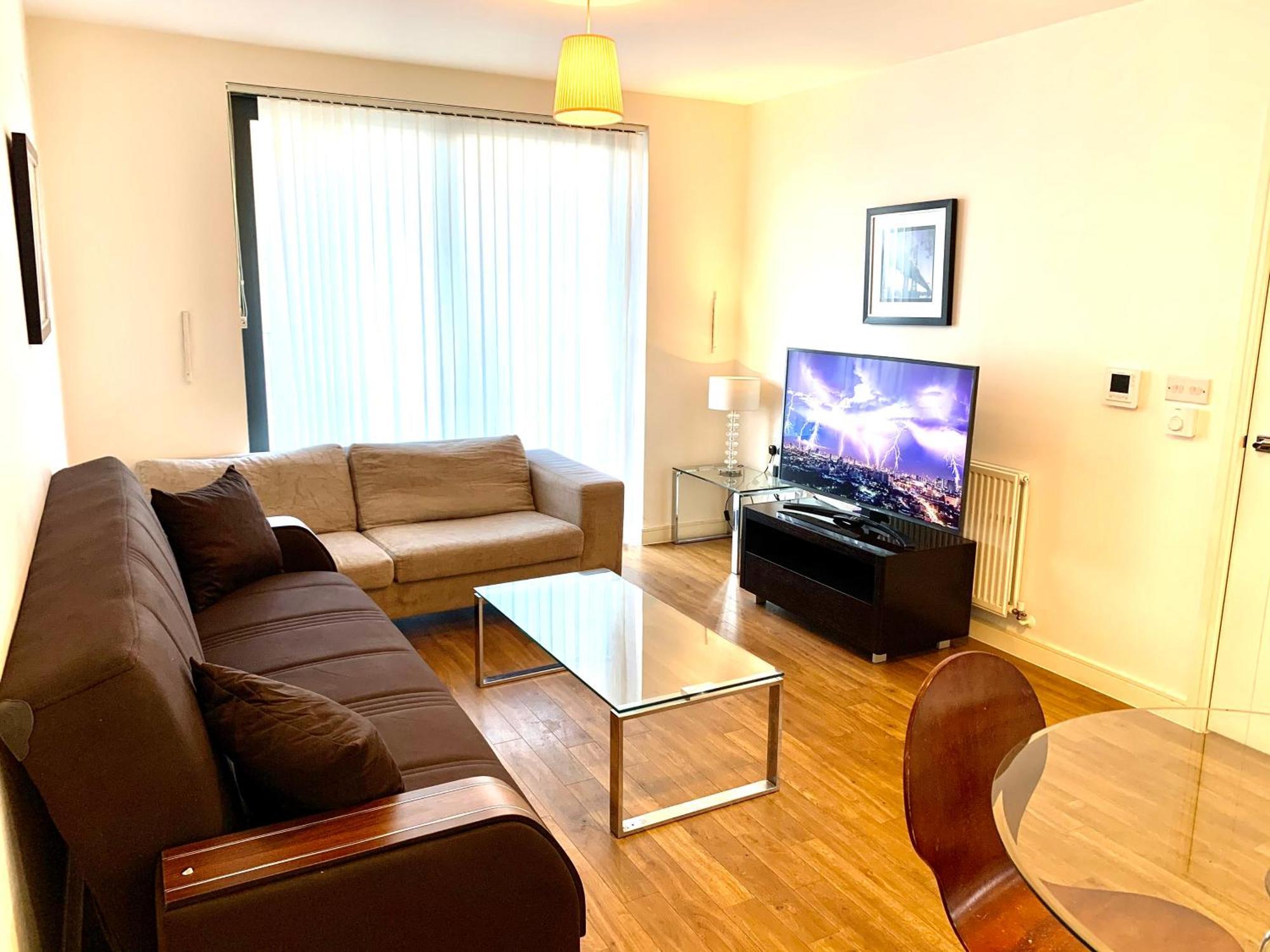 Dockland Excel 2 Bedroom Appartement Londen