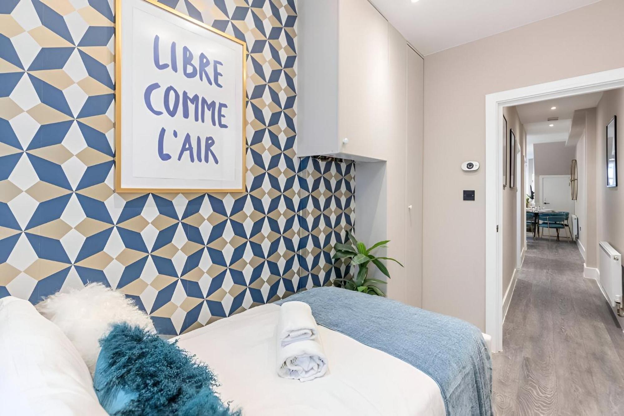Stunning Flat With Jacuzzi Bath * London