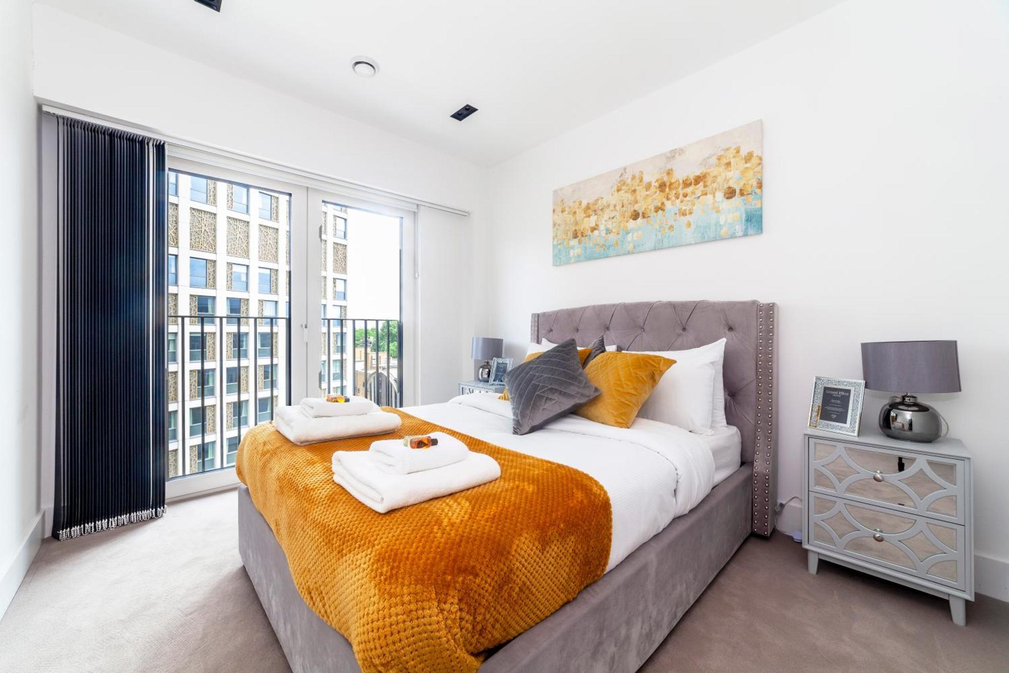 Stylish 2bdr Flat, Comm Garden I Smarthost London