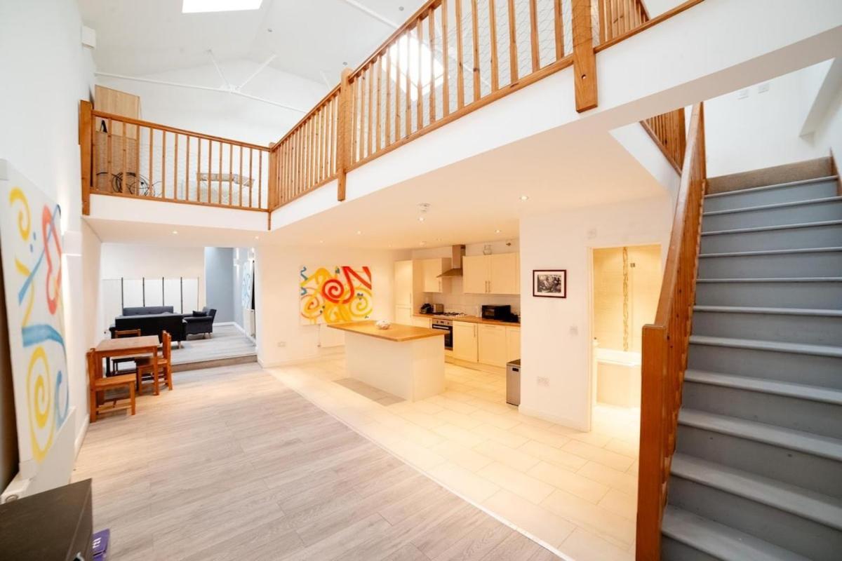 Stunning Split-level In Heart Of Fulham Apartment *