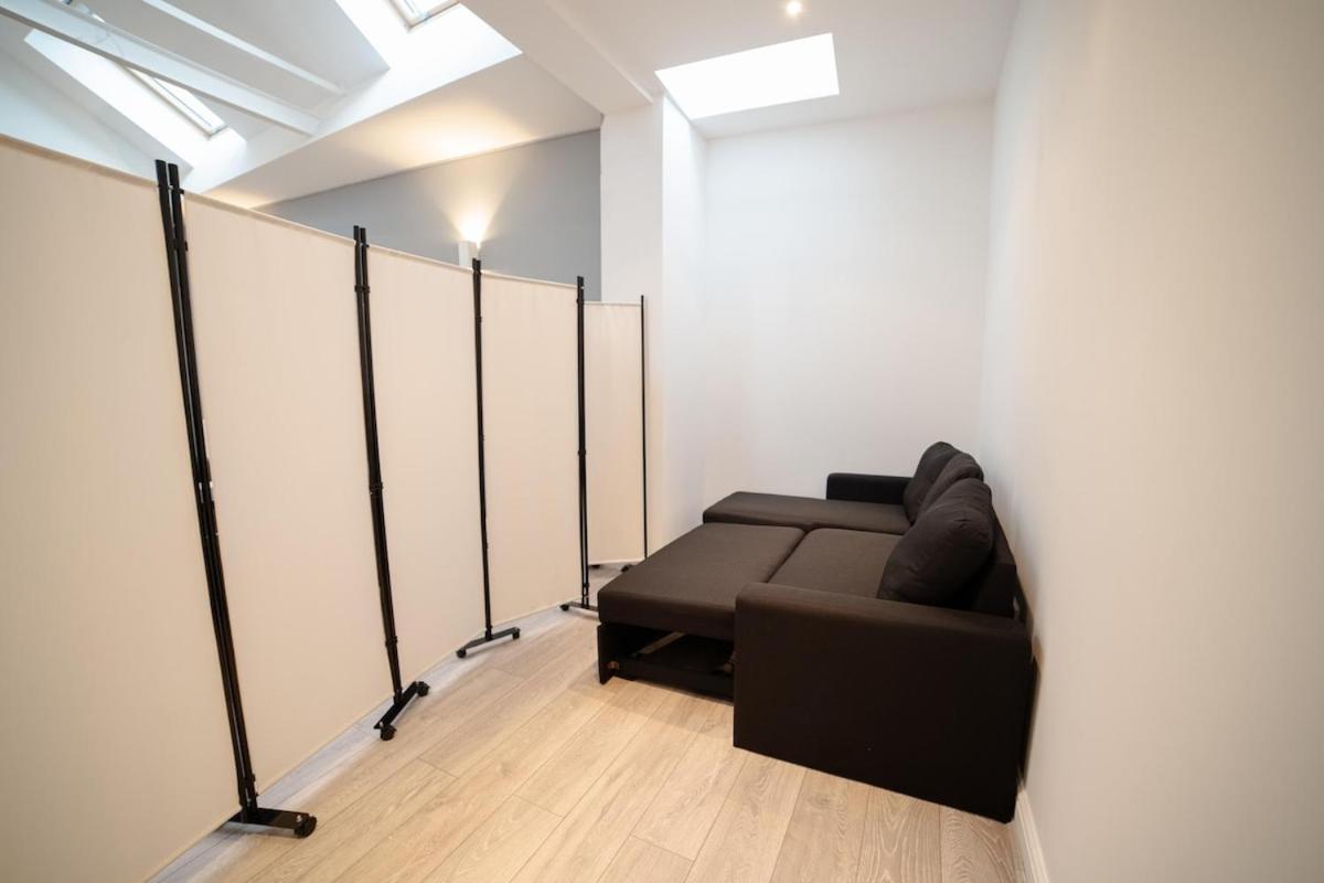 Stunning Split-level In Heart Of Fulham Apartment London