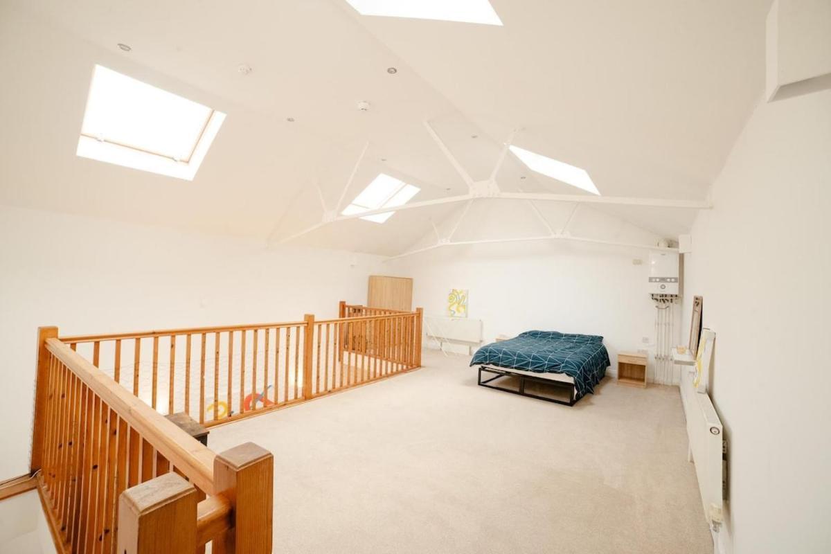 Stunning Split-level In Heart Of Fulham Apartment