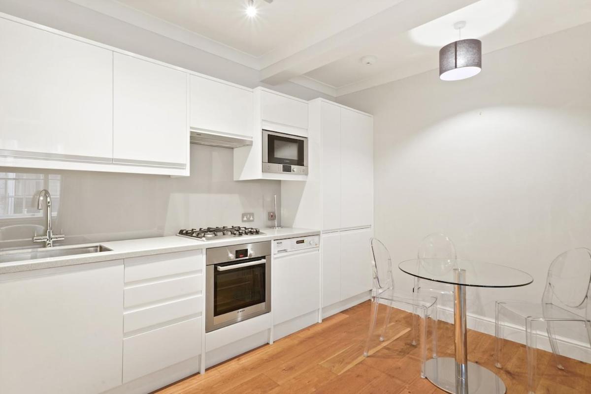 Heavenly Stays, Chelsea, Cozy 1bd Garden-view Nest London