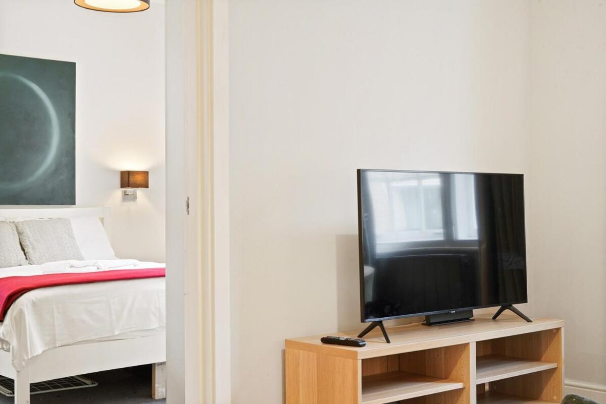 Heavenly Stays, Chelsea, Cozy 1bd Garden-view Nest Apartment
