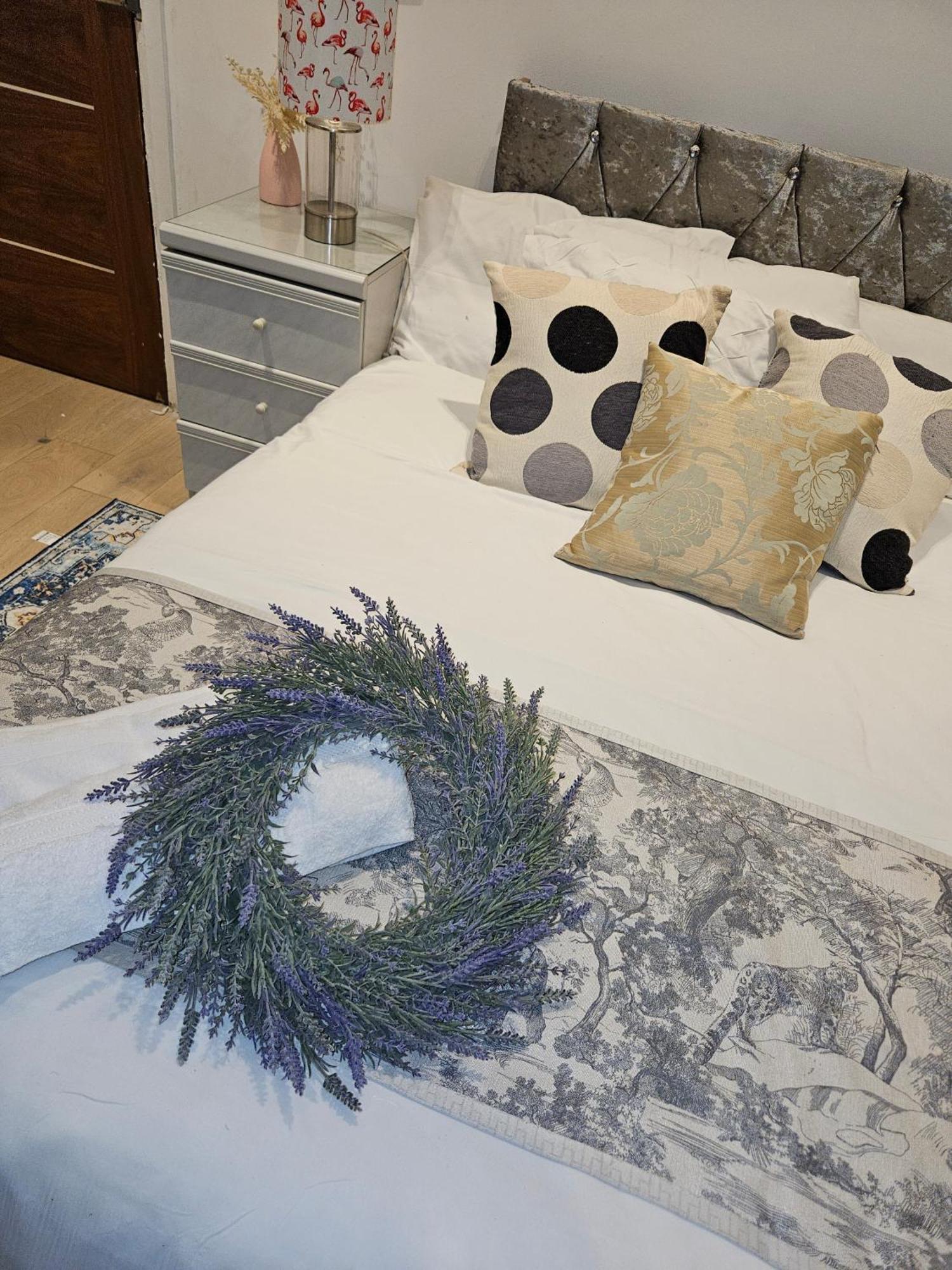 Entire In Apartment London