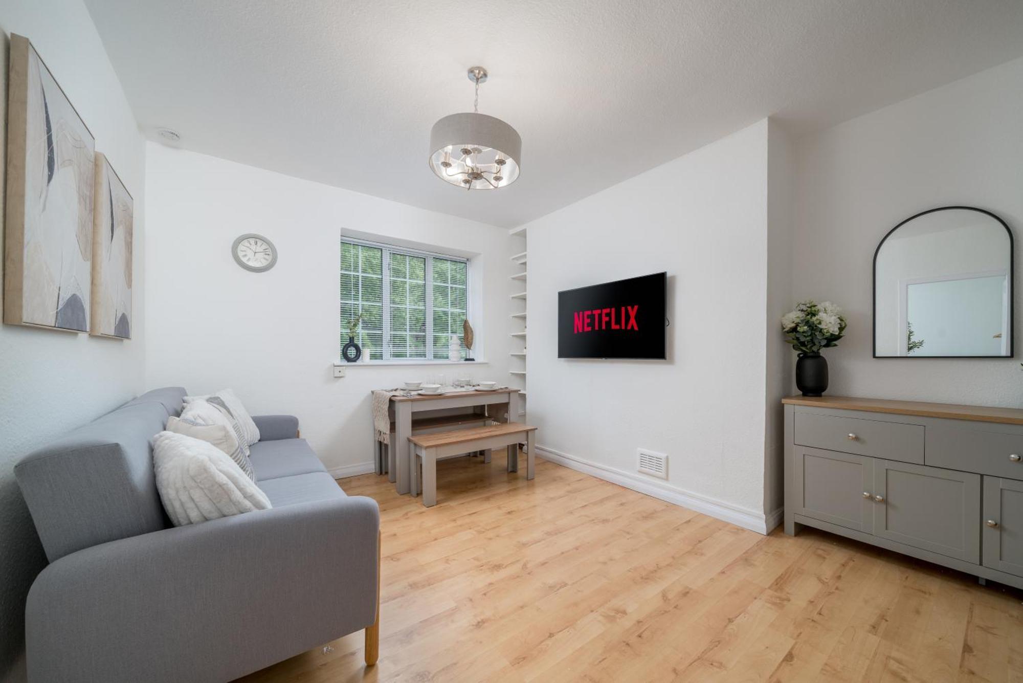 Apartamento New! Cosy Flat - Free Secure Parking - Wapping Station *