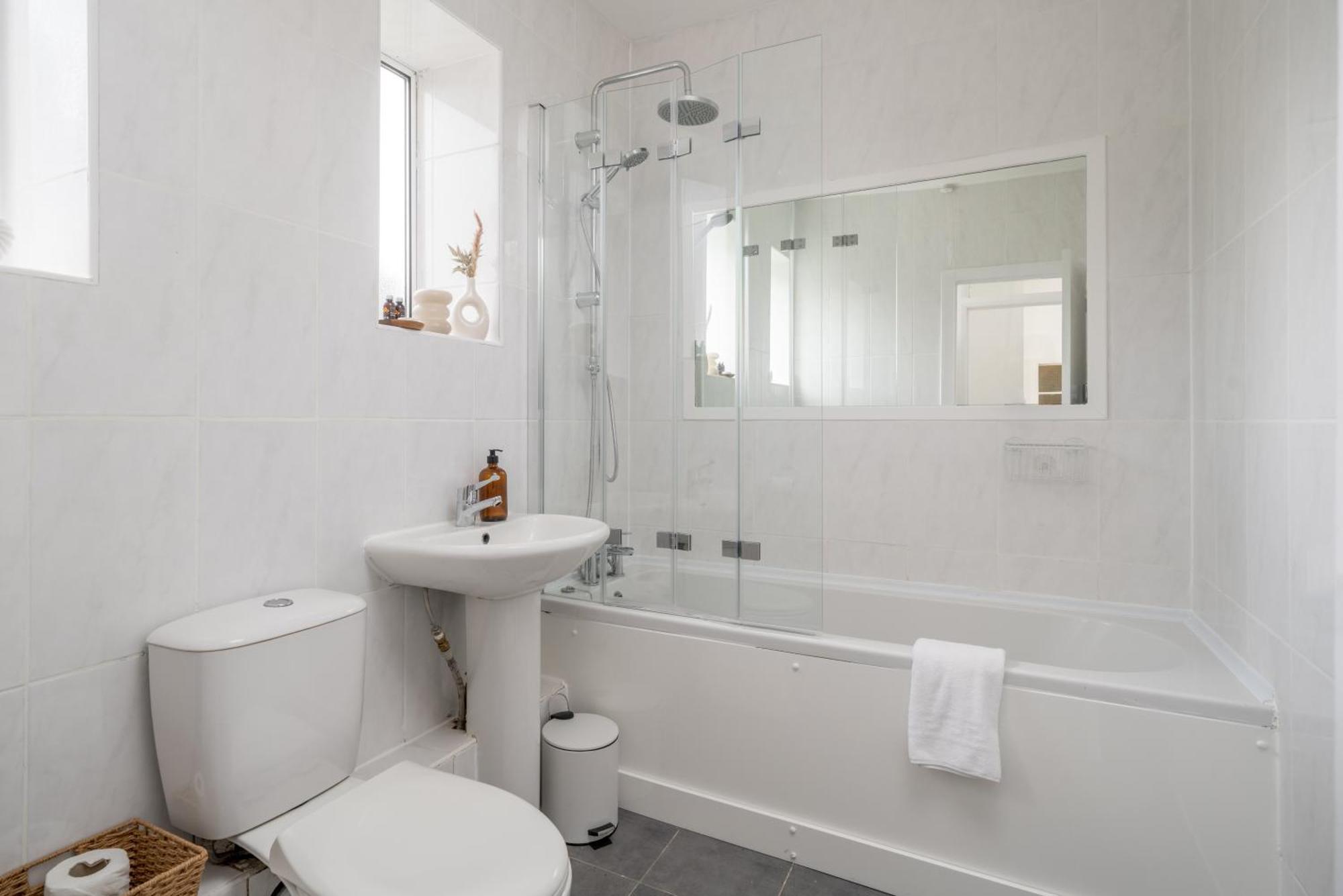 New! Cosy Flat - Free Secure Parking - Wapping Station Londres