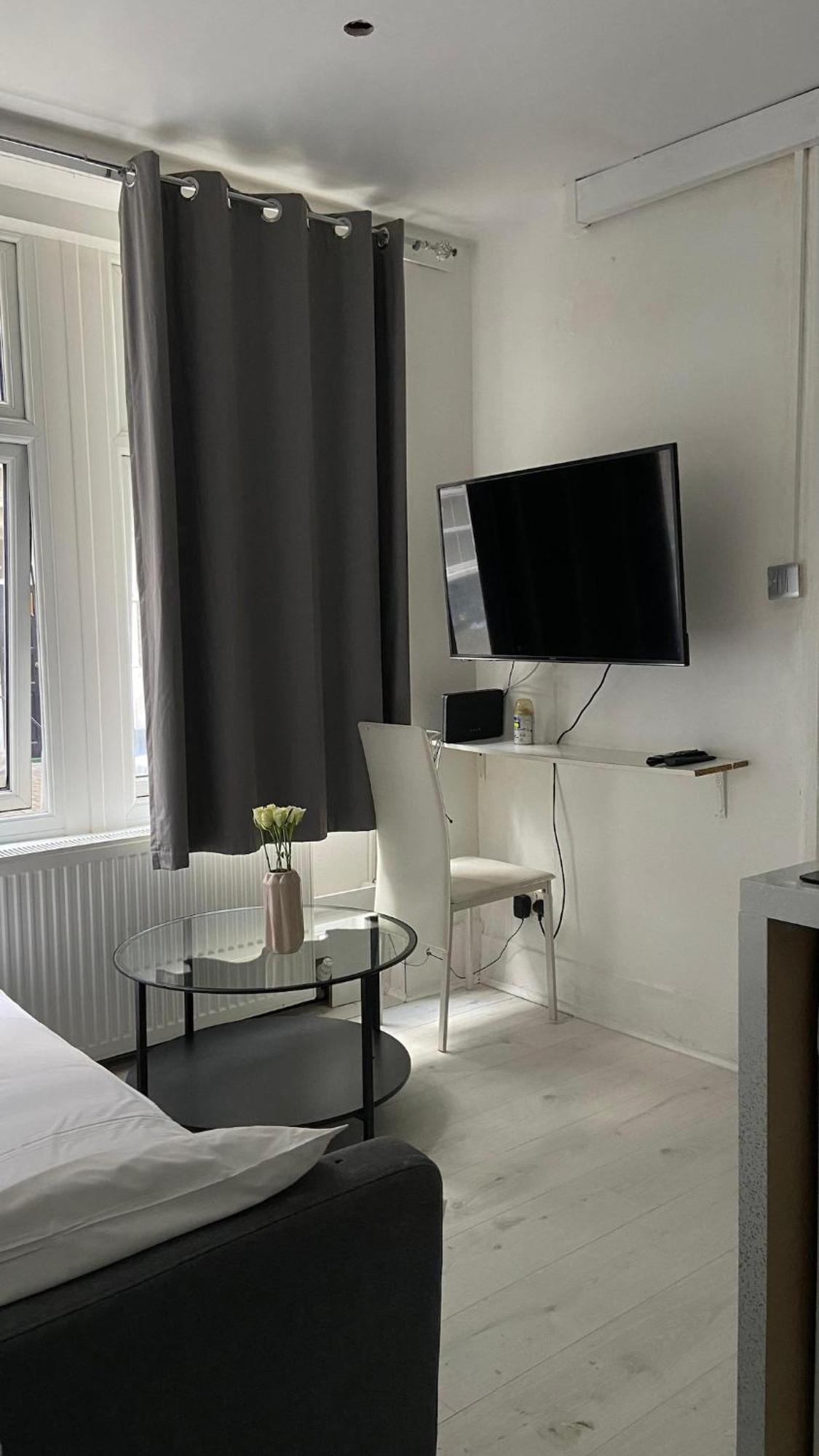 Lovely Ground Floor Miles Apartment *
