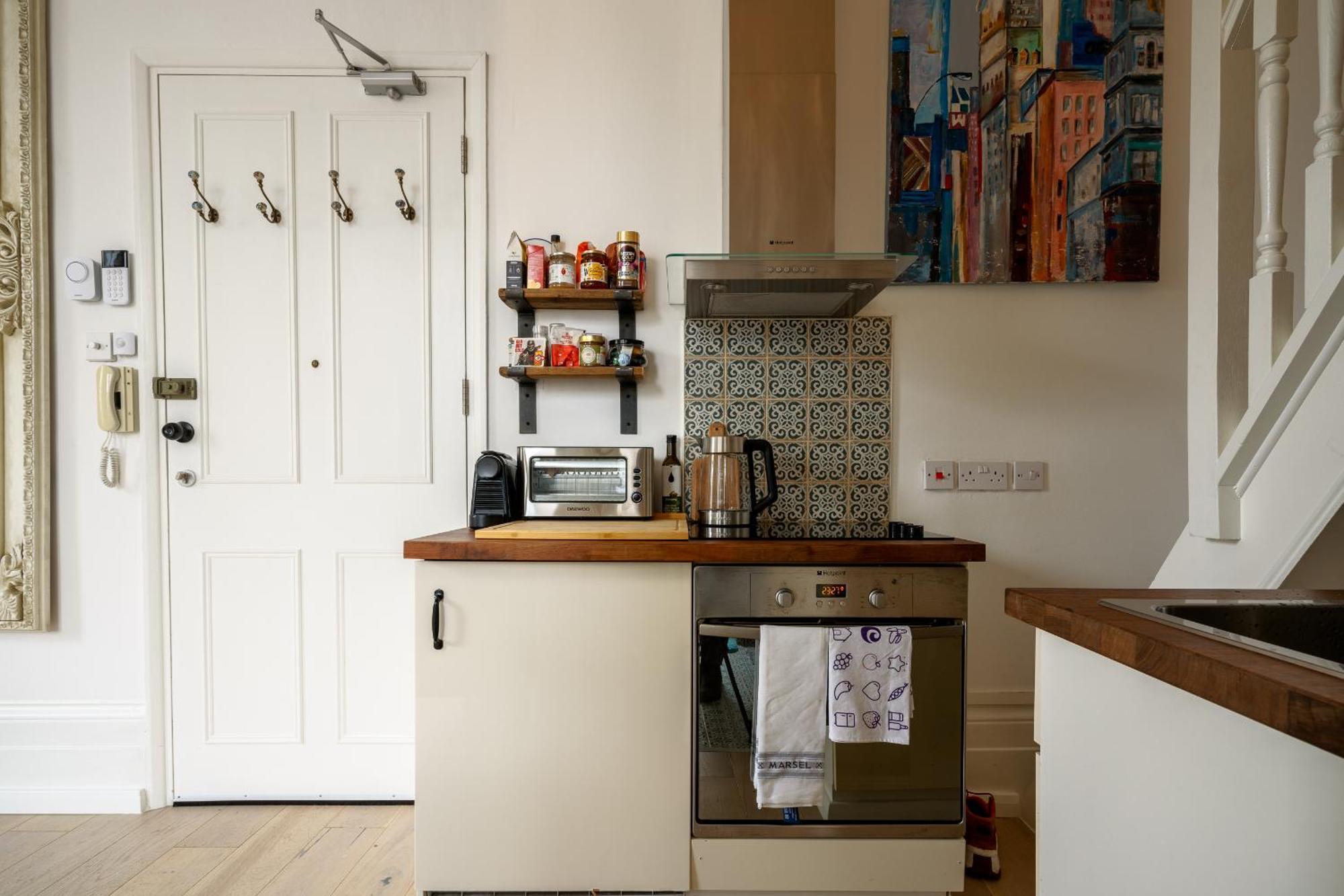 Tranquil Retreat Loft ~ Close To Victoria! Appartement Londen