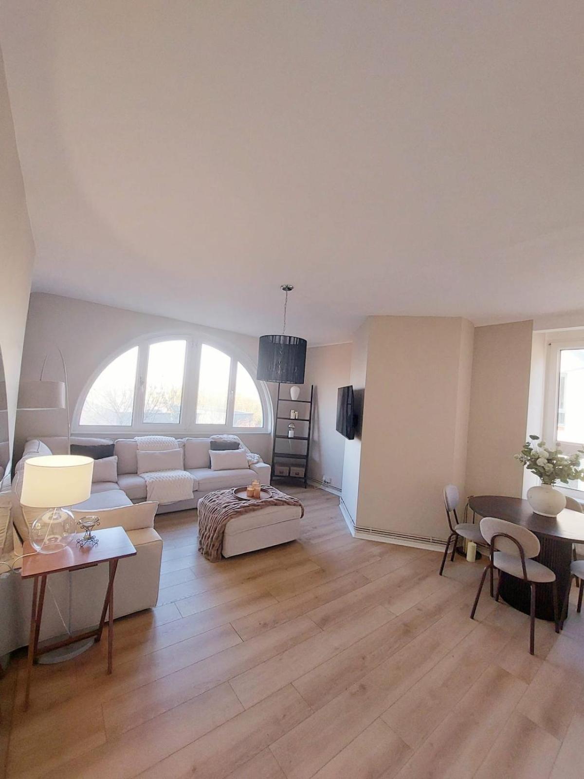 Light, Spacious Flat On Brixton Hill Londen
