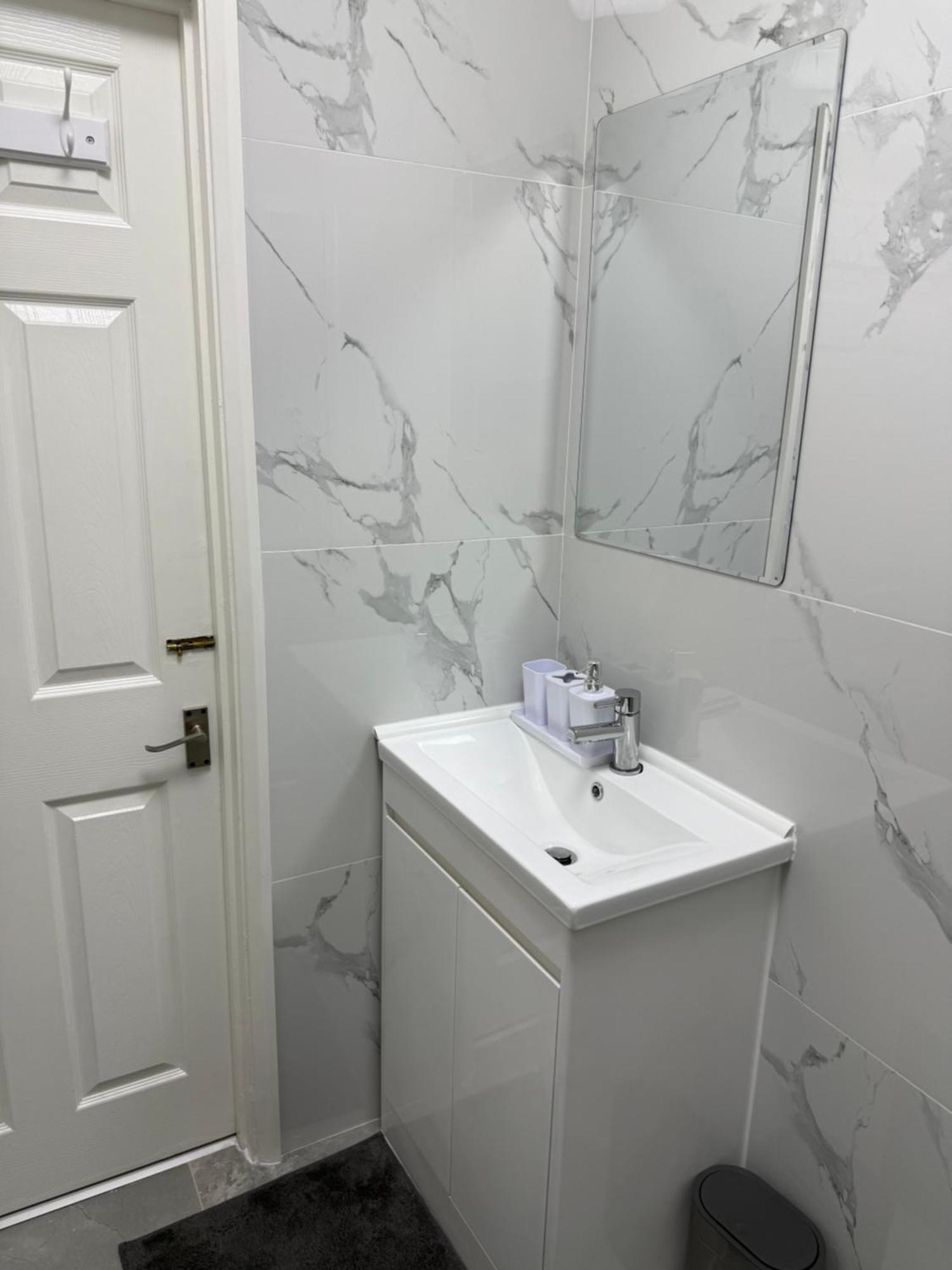 Habitación en casa particular Luxury In Victoria, 7 Minutes Walk To Victoria Station, 8 Londres