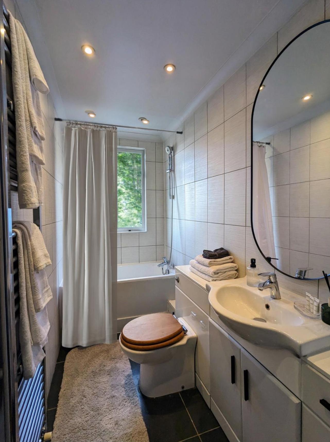 Charming Bright 2-bed Heritage Flat, Battersea Park, Apartamento