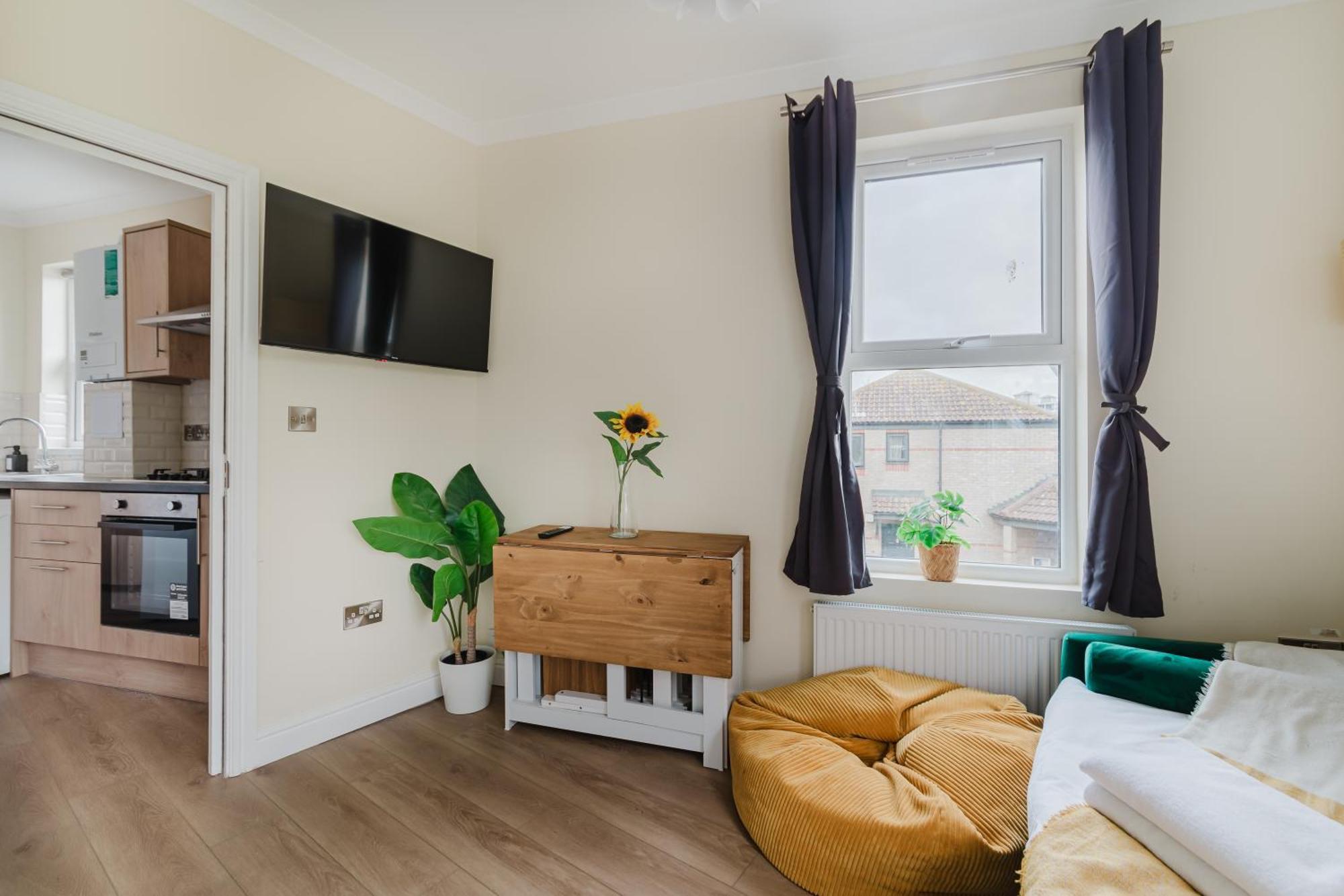 Modern Cosy Corner Flat - 2 Bed Close To 2x Tube Stations * Londres