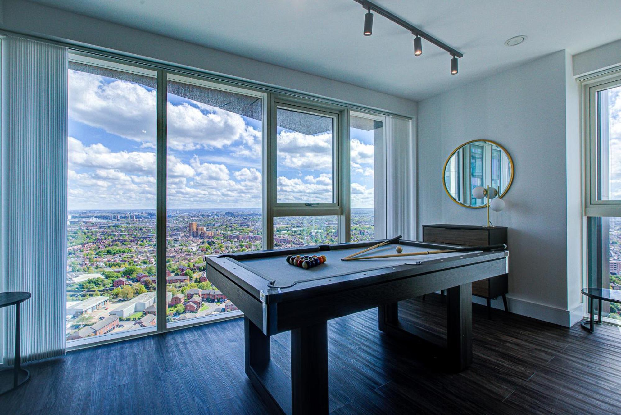 Appartement Legacy Punks By Artsy Londen