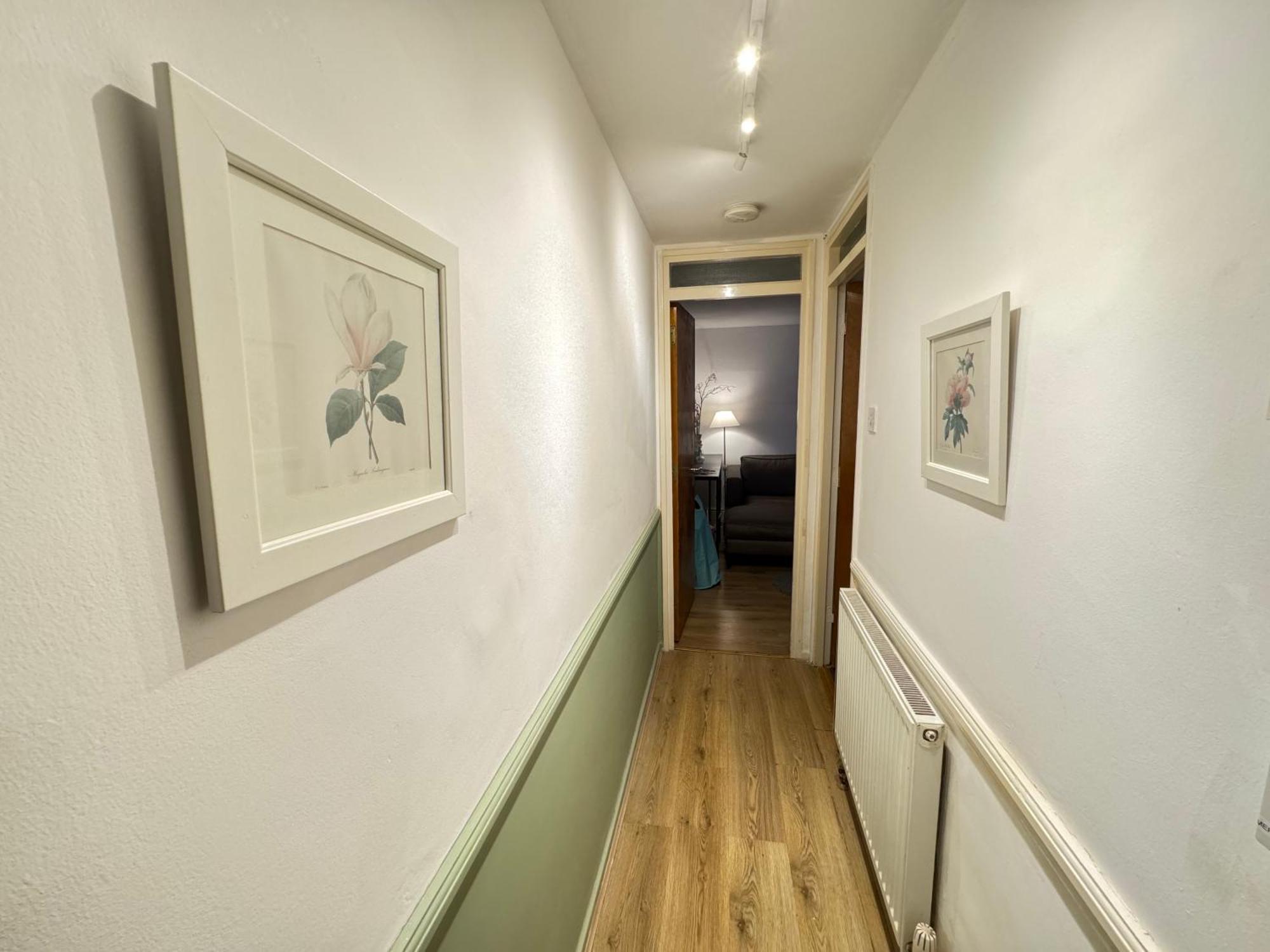 Spacious Flat Close To Elizabeth Line * London