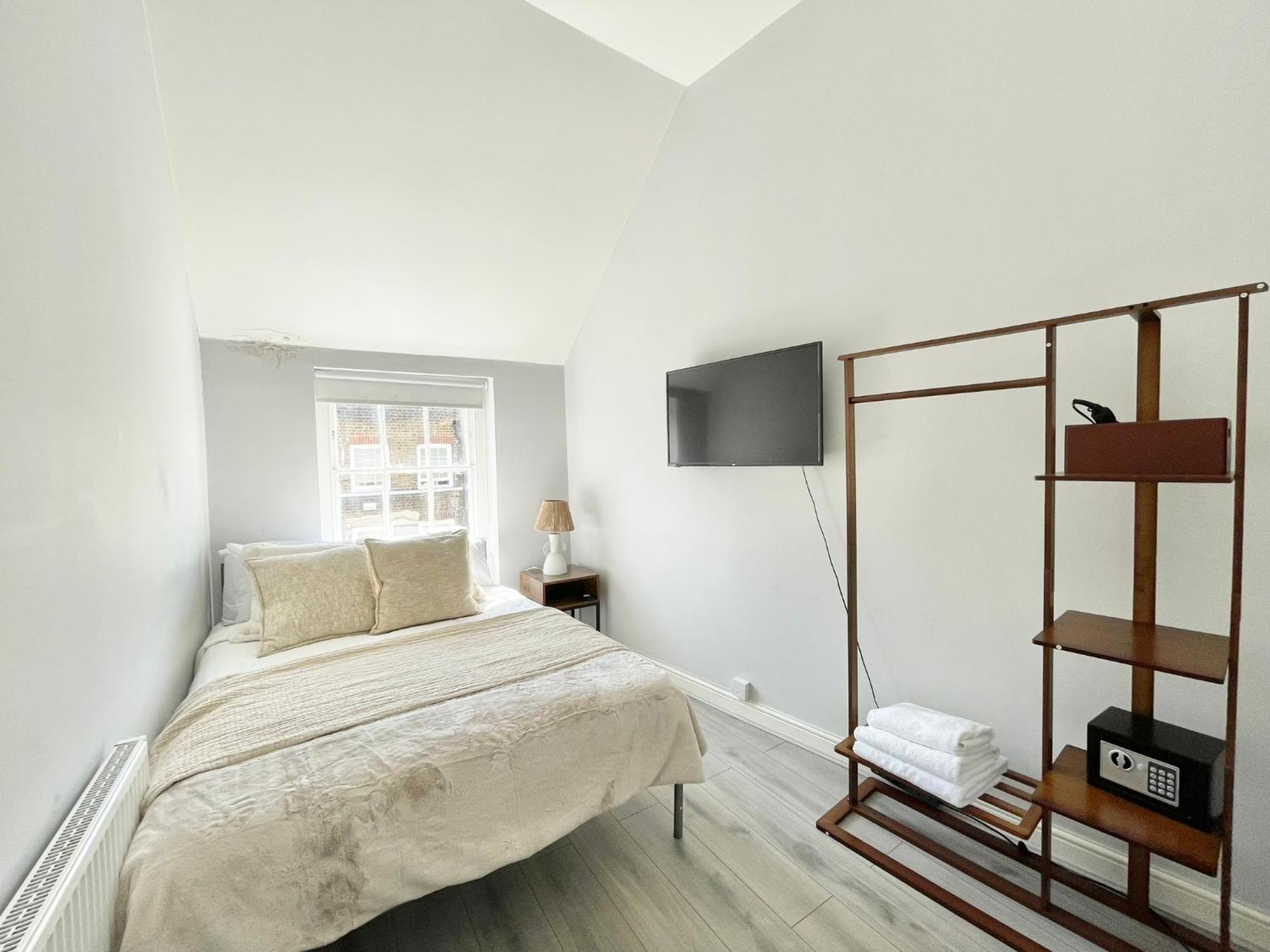 Soho 5 * London