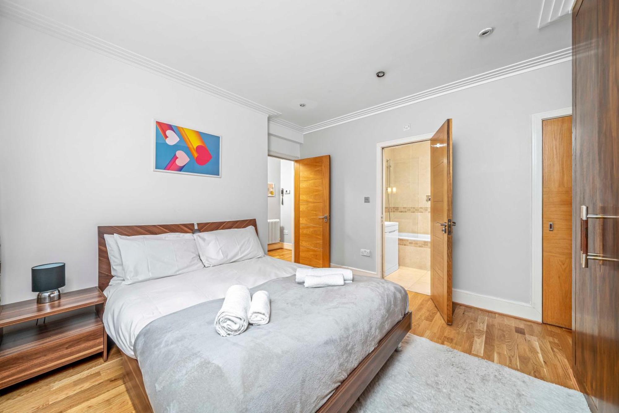 Modern 1 Bedroom Flat Apartment *