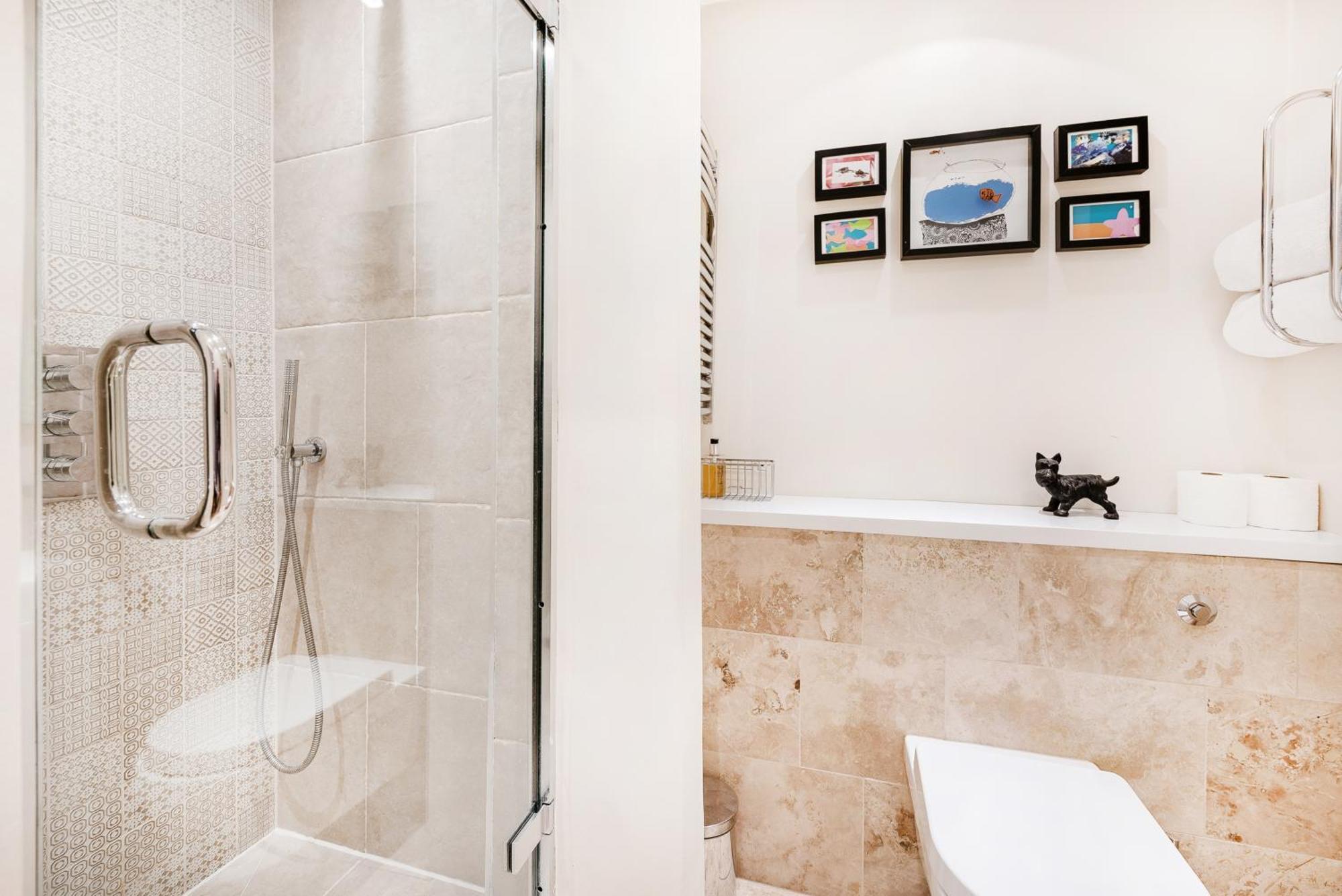 Apartment Apartment-sleeps 4-98 Walking Score