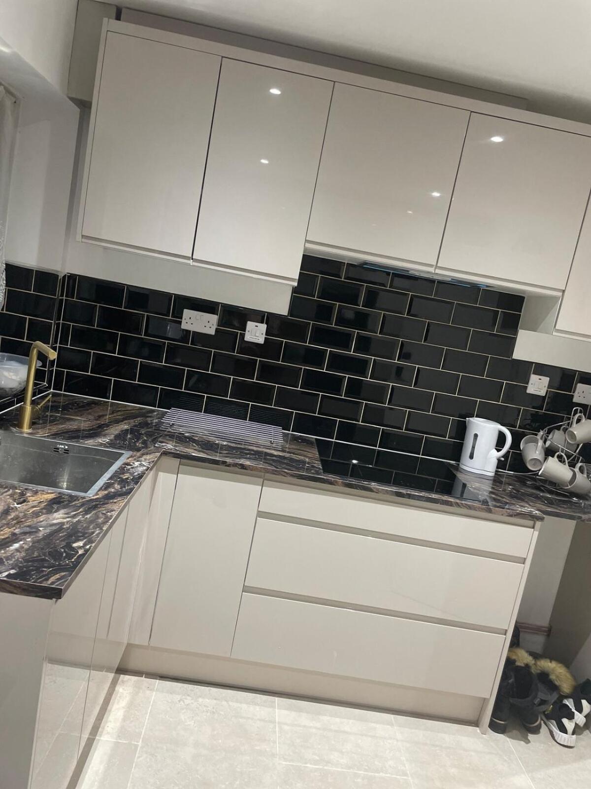 Apartment 2 Bed Flat Near Main Acton Line *