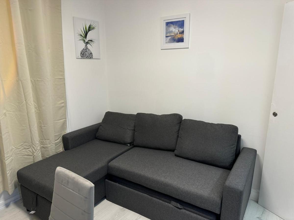 One Bedroom Flat Victoria * Londen