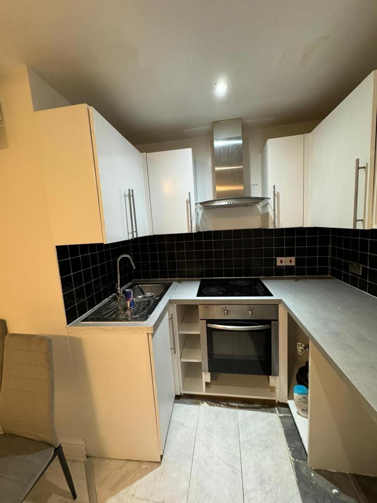 One Bedroom Flat Victoria * Londen