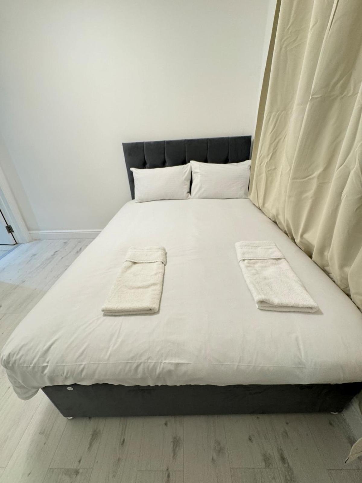 One Bedroom Flat Victoria *