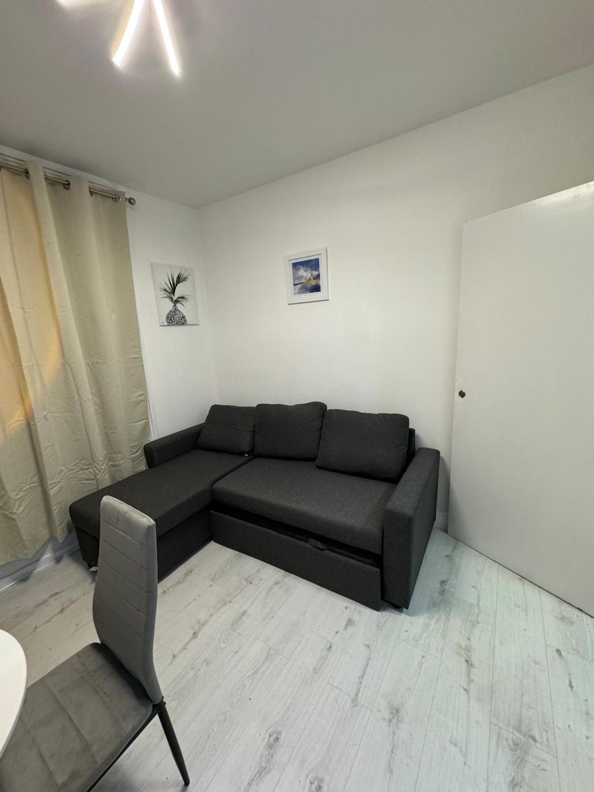 One Bedroom Flat Victoria * Londen