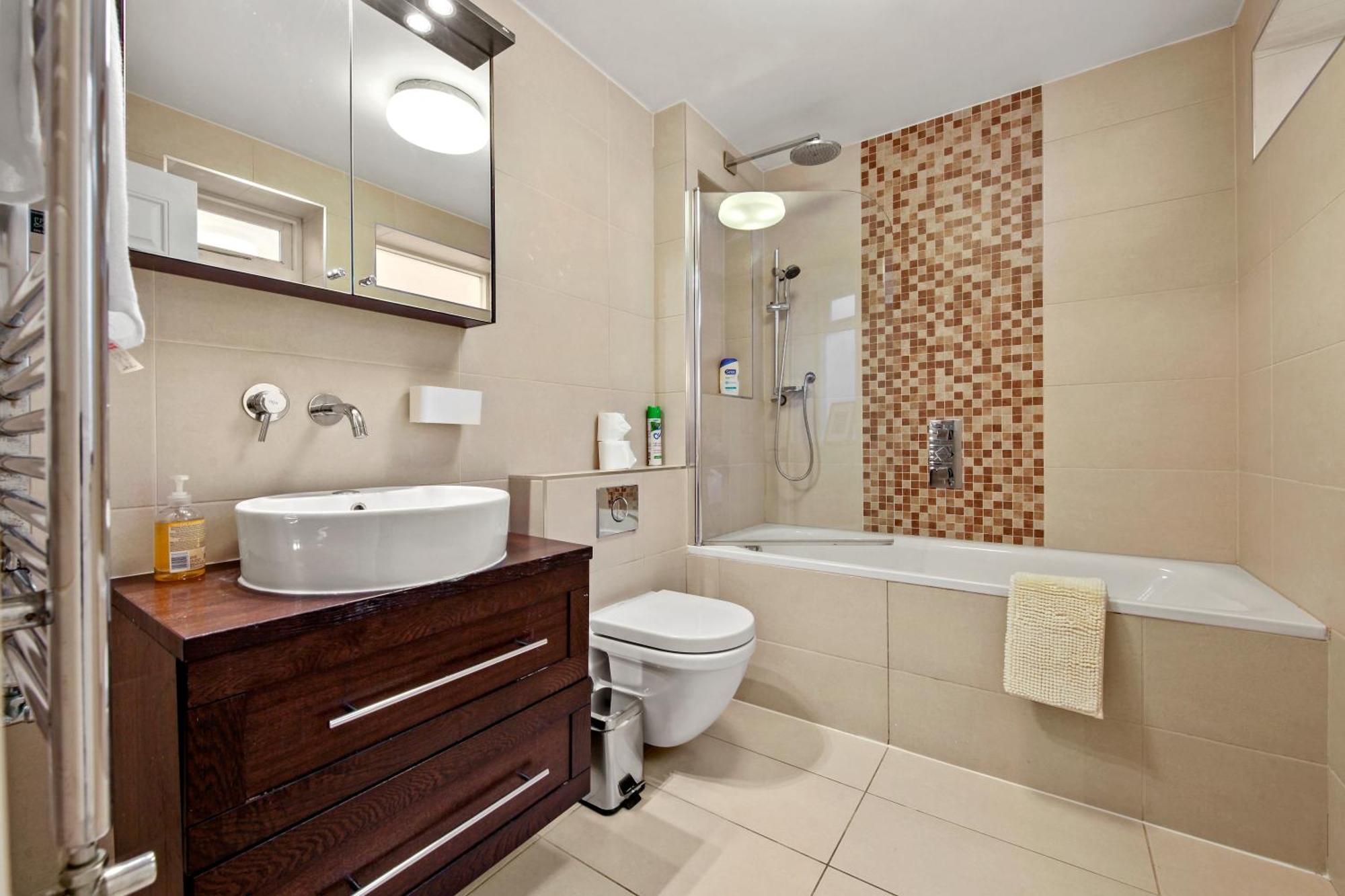 Apartment Stylish In Euston And Near Camden With Private Roof Terrace London