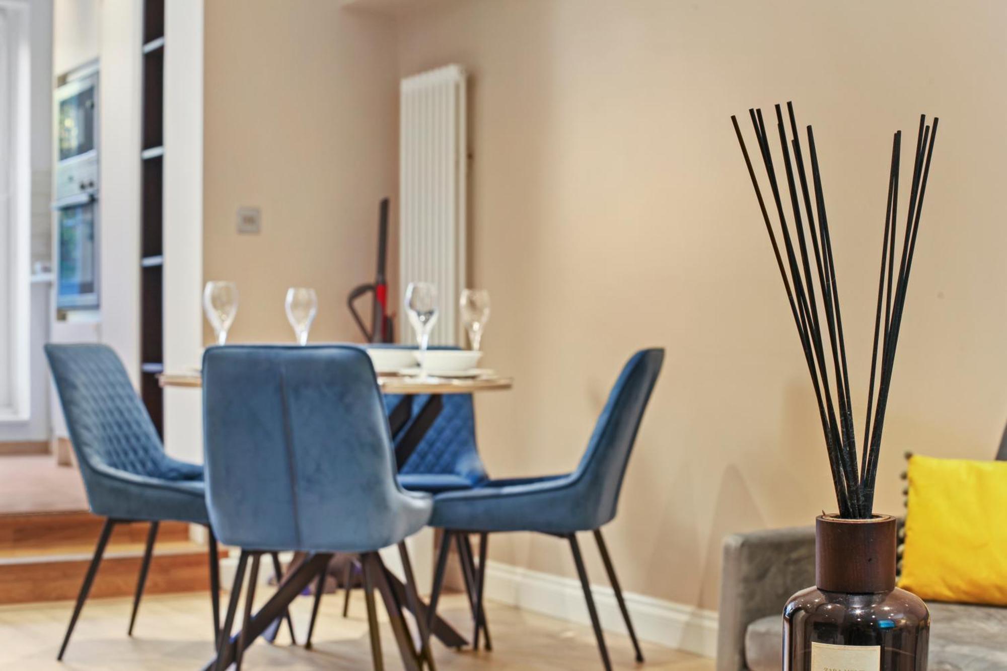 Stylish In Euston And Near Camden With Private Roof Terrace Apartment