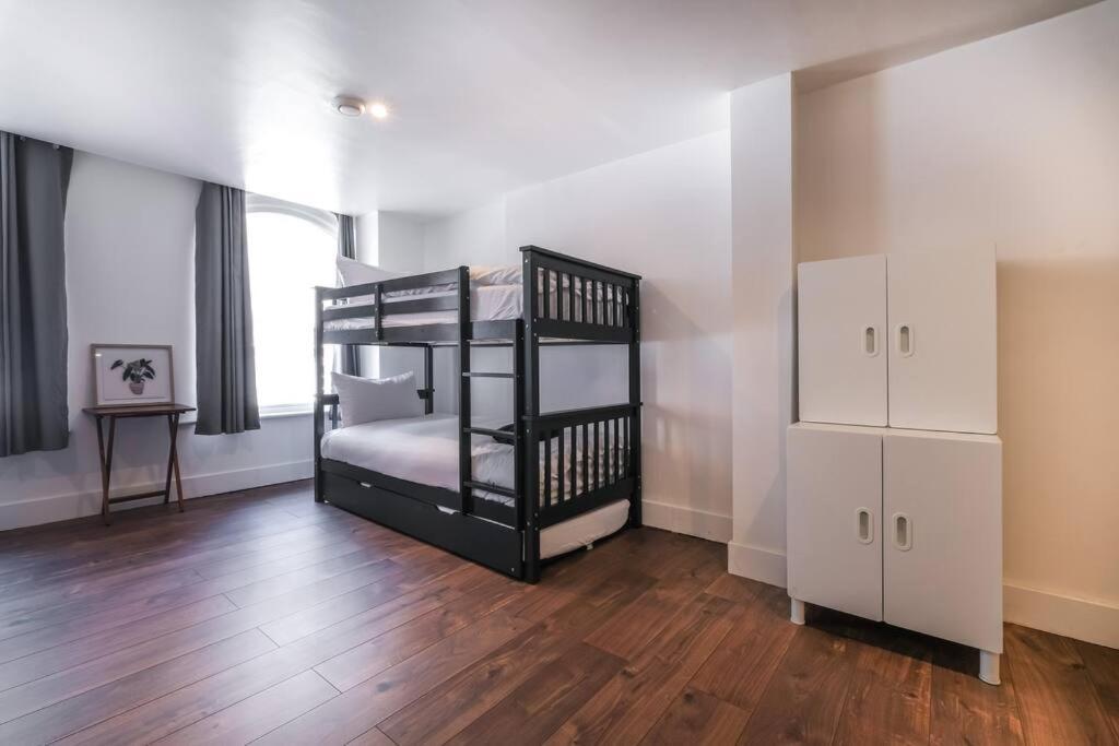 Piccadilly Wonderland Sleep 8 Vra Apartment London