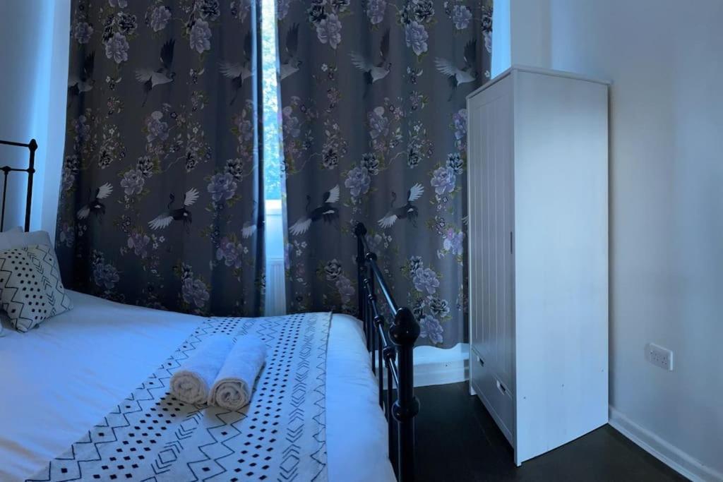 Two Bed Comfy And Private London