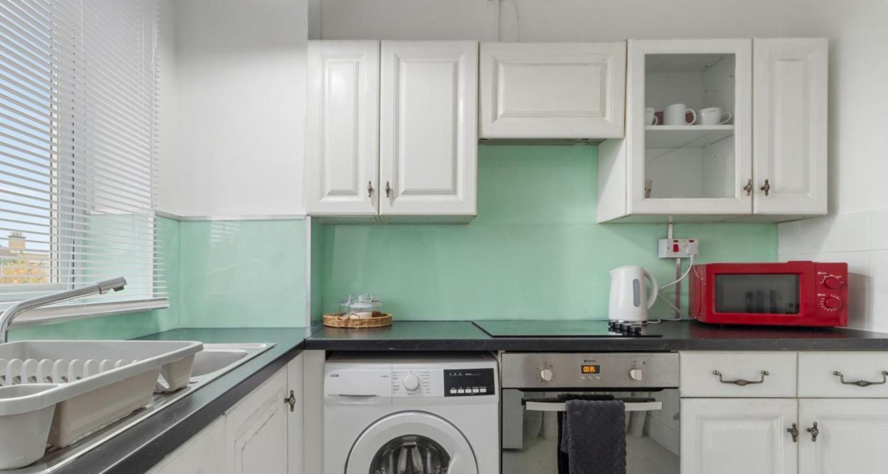 3 Bed Hackney Flat, 15 Minutes From Clissold Park Apartment *