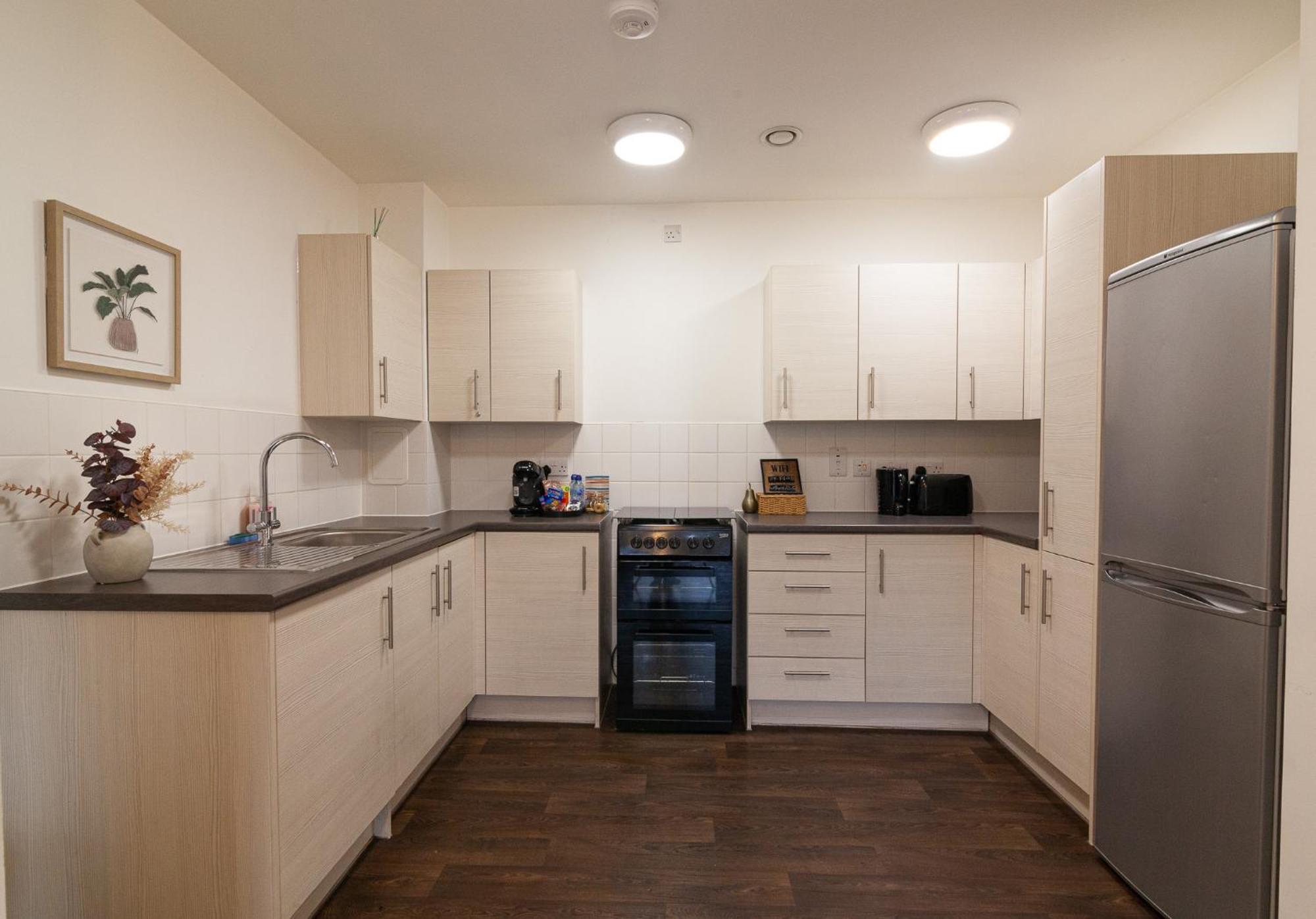 Apartment Spacious And Bright With Balcony Views
