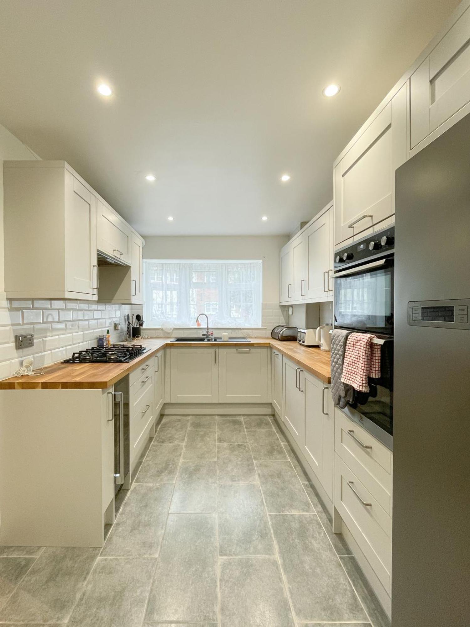 Apartment Beautiful 2 Large Bedroom House In Zone 2 *