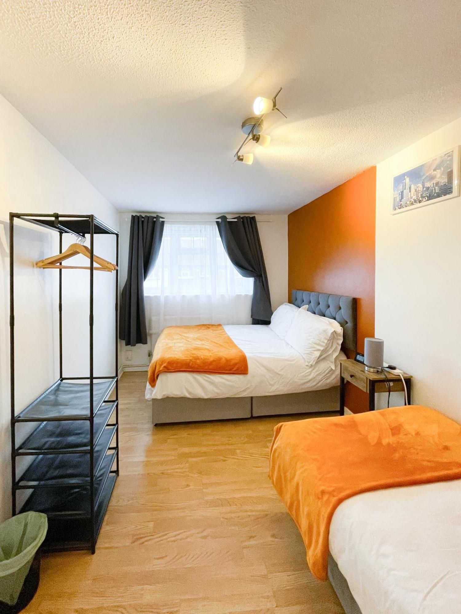 Beautiful 2 Large Bedroom House In Zone 2 *