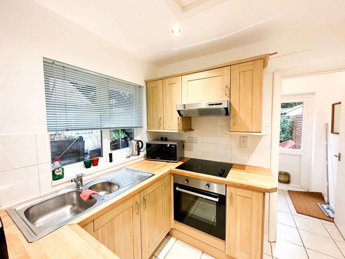 Stylish Kennington Near Tube With King Bed And Garden Apartamento