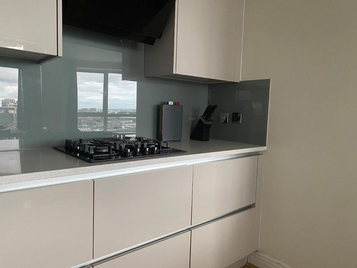 Apartment 2 Bedroom By The River Thames London