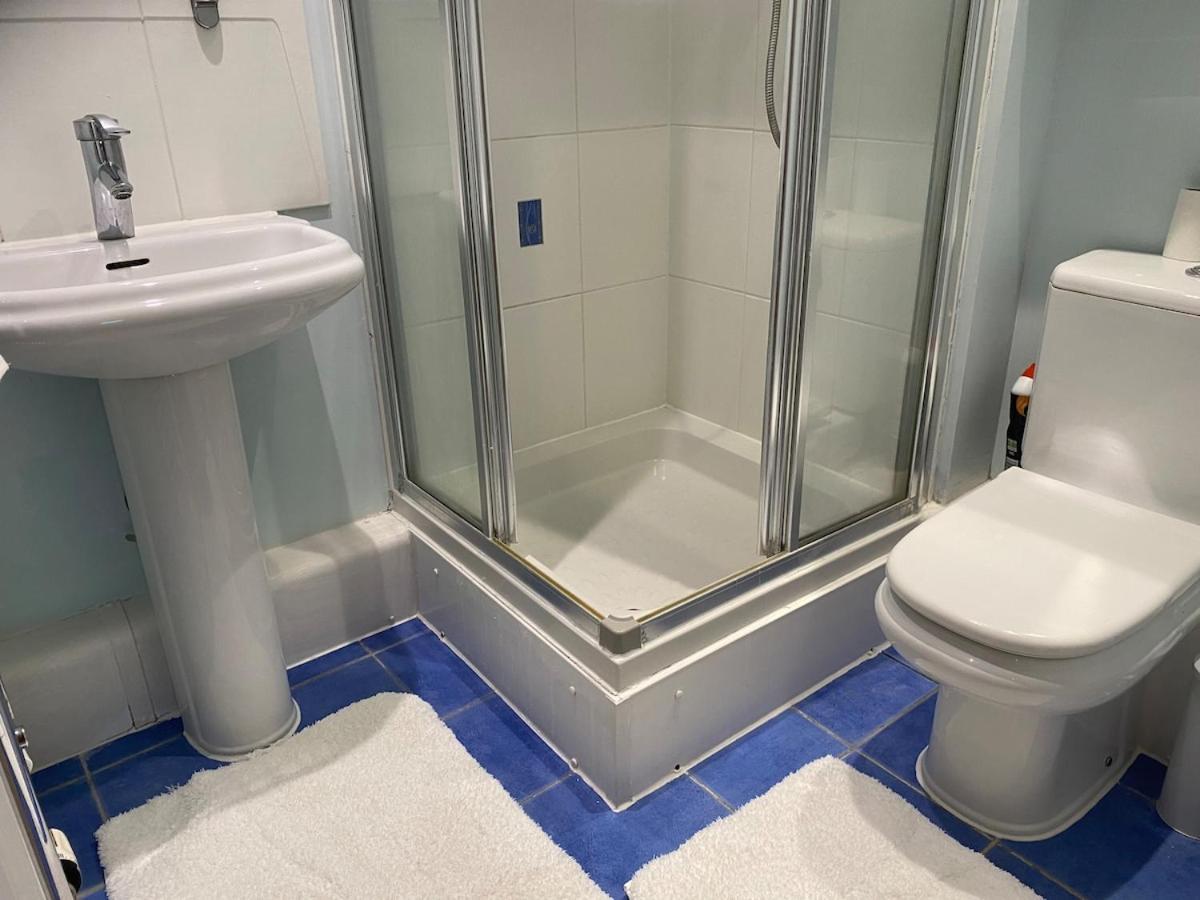 2 Bedroom By The River Thames