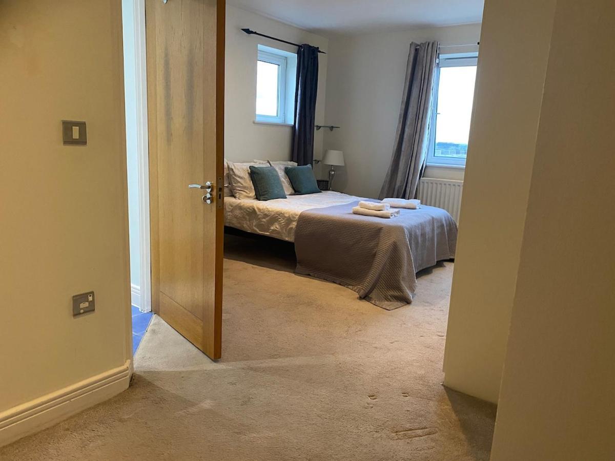 Apartment 2 Bedroom By The River Thames