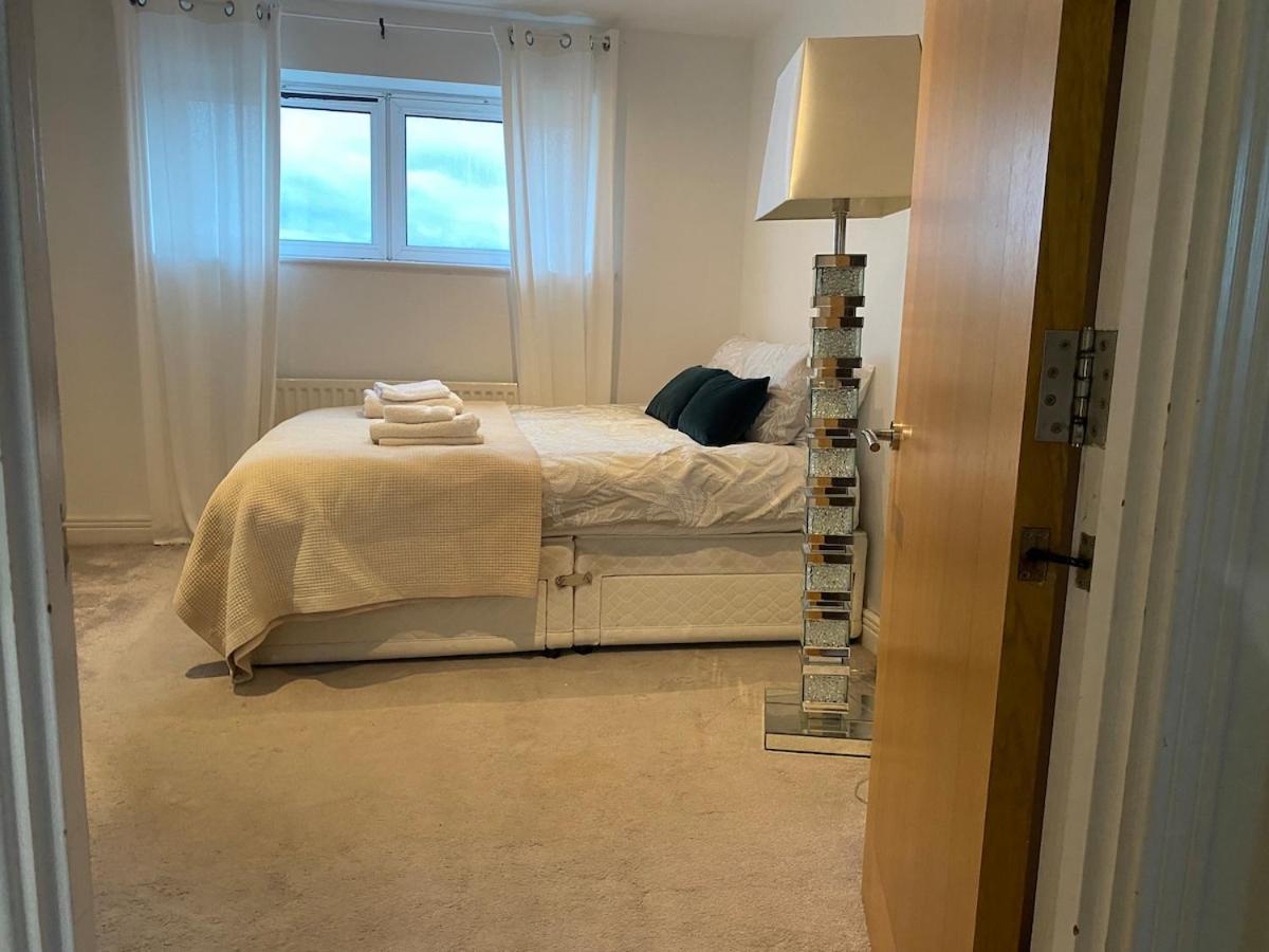 Apartment 2 Bedroom By The River Thames London