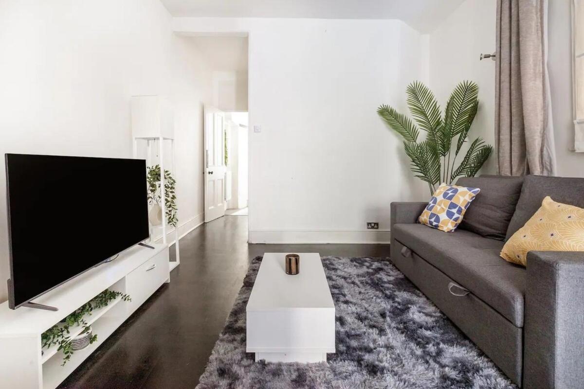 Cozy Flat Near Paddington Apartment