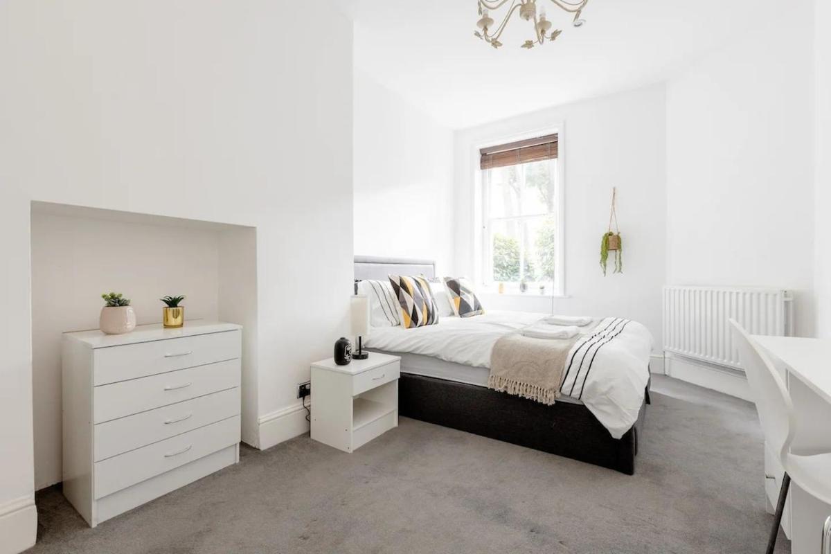 Cozy Flat Near Paddington Apartment