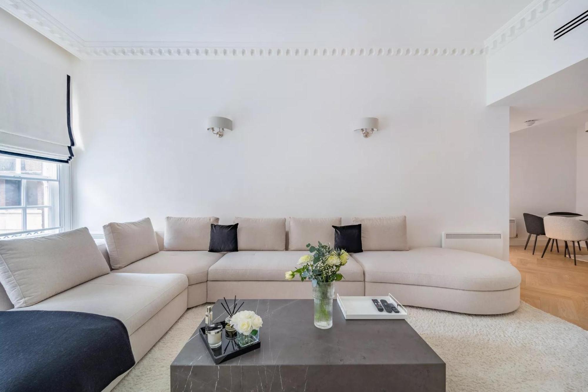 Heart Of Mayfair Apartment London