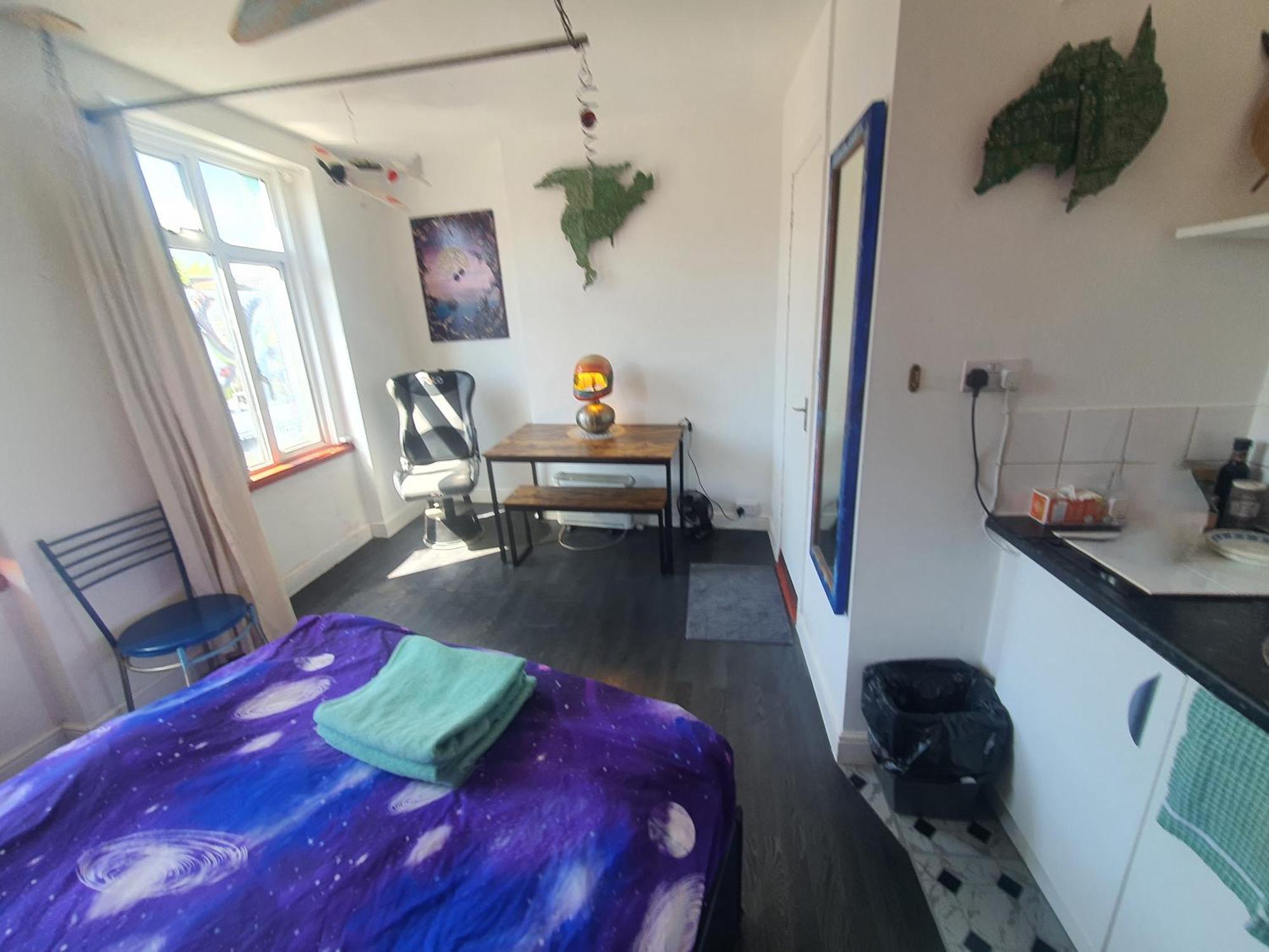 Cyber-art In Camden Apartment London