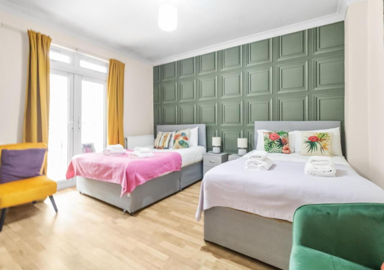 Experience Comfort & Style Cosy Private In Roundway London